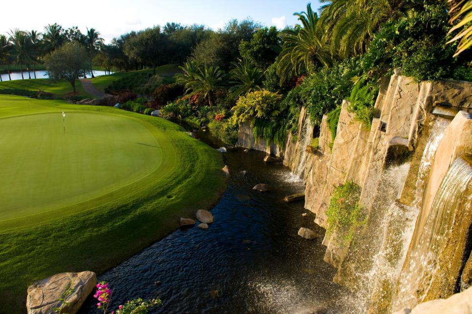 Trump International Golf Club | A Luxurious Oasis For Golf Enthusiasts